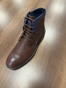 mans brown boot
